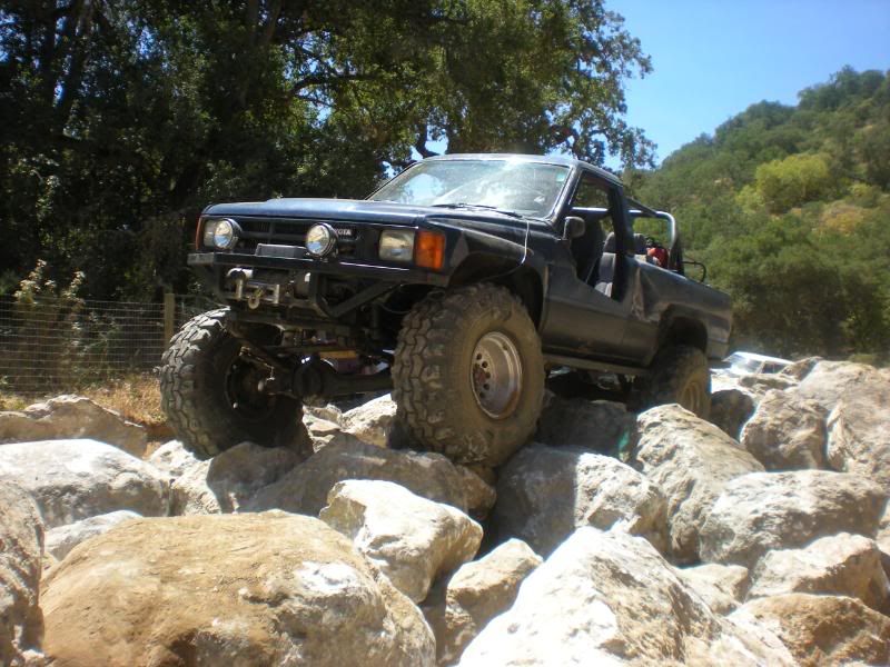 Square tube front bumper Pirate 4x4